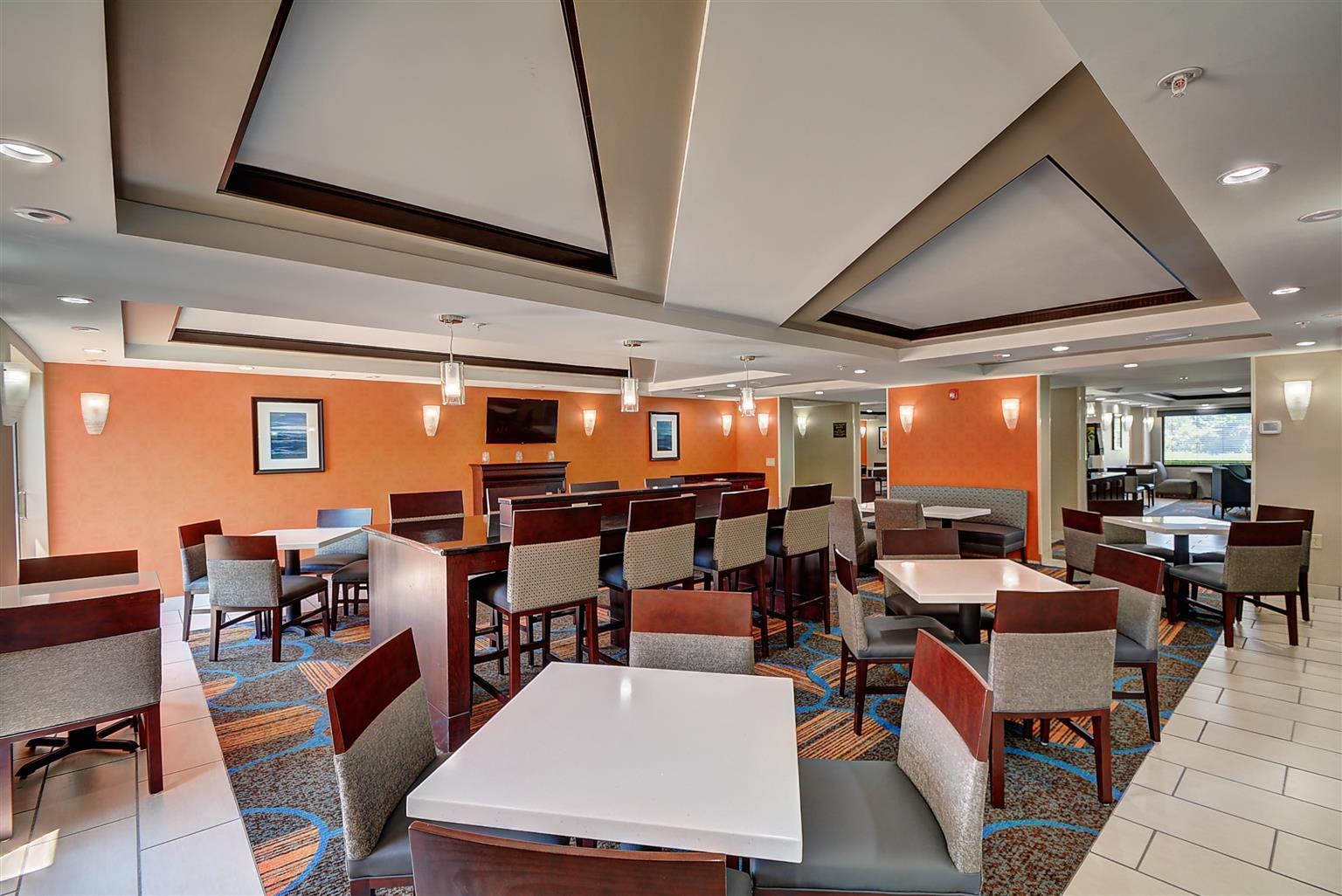 Best Western Plus Keene Hotel Exterior foto